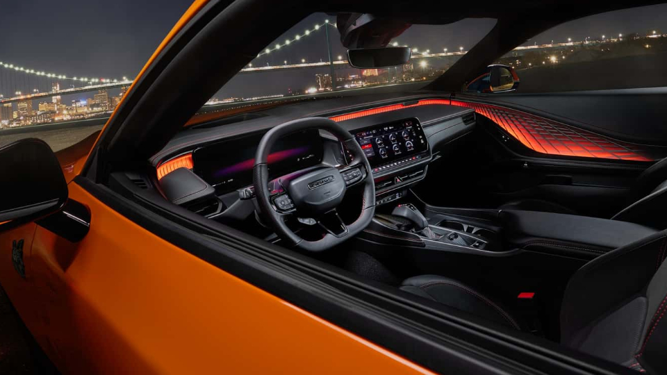 دوج چارجر بنزینی سیکس پک 2026